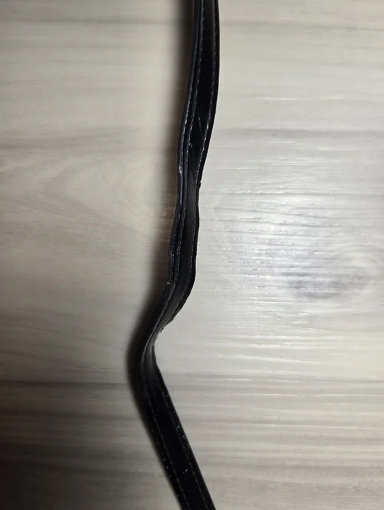 Betsey Johnson Black Patent Embossed Leopard Bow Crossbody Wallet - Picture 3 of 6